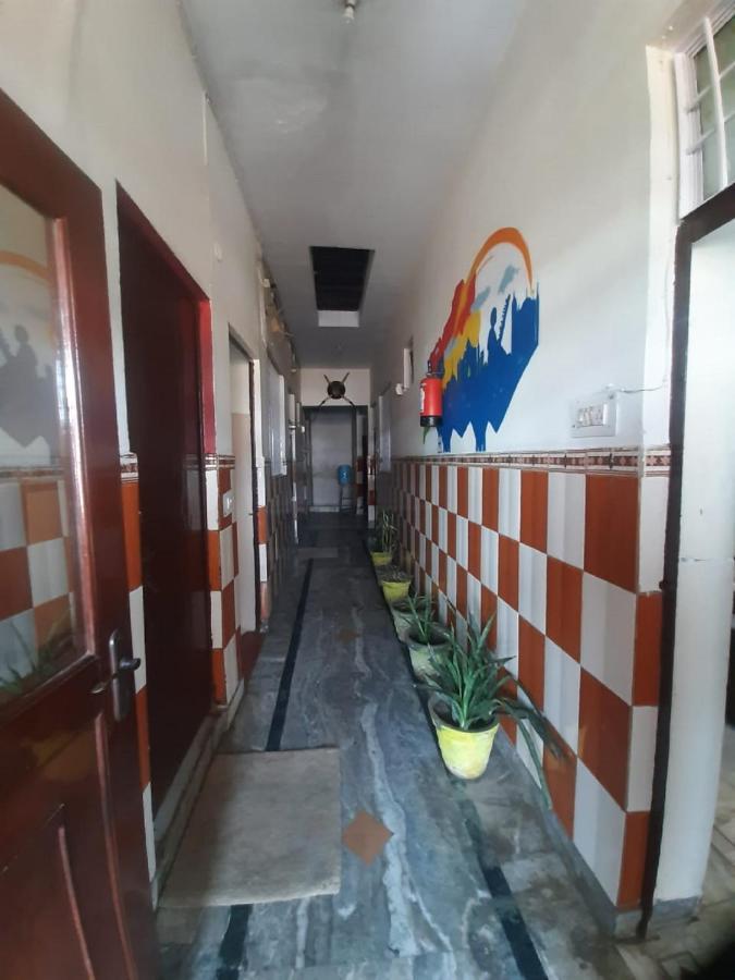 Friends Guest House & Hostel- Near Taj Mahal Agra  Exterior photo