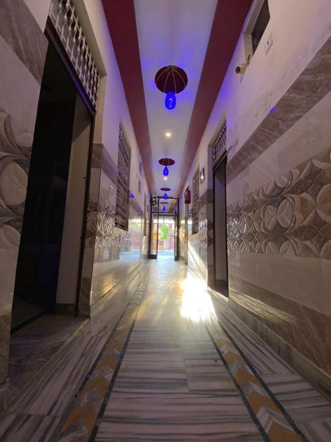 Friends Guest House & Hostel- Near Taj Mahal Agra  Exterior photo