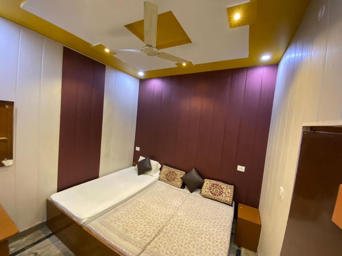 Friends Guest House & Hostel- Near Taj Mahal Agra  Exterior photo