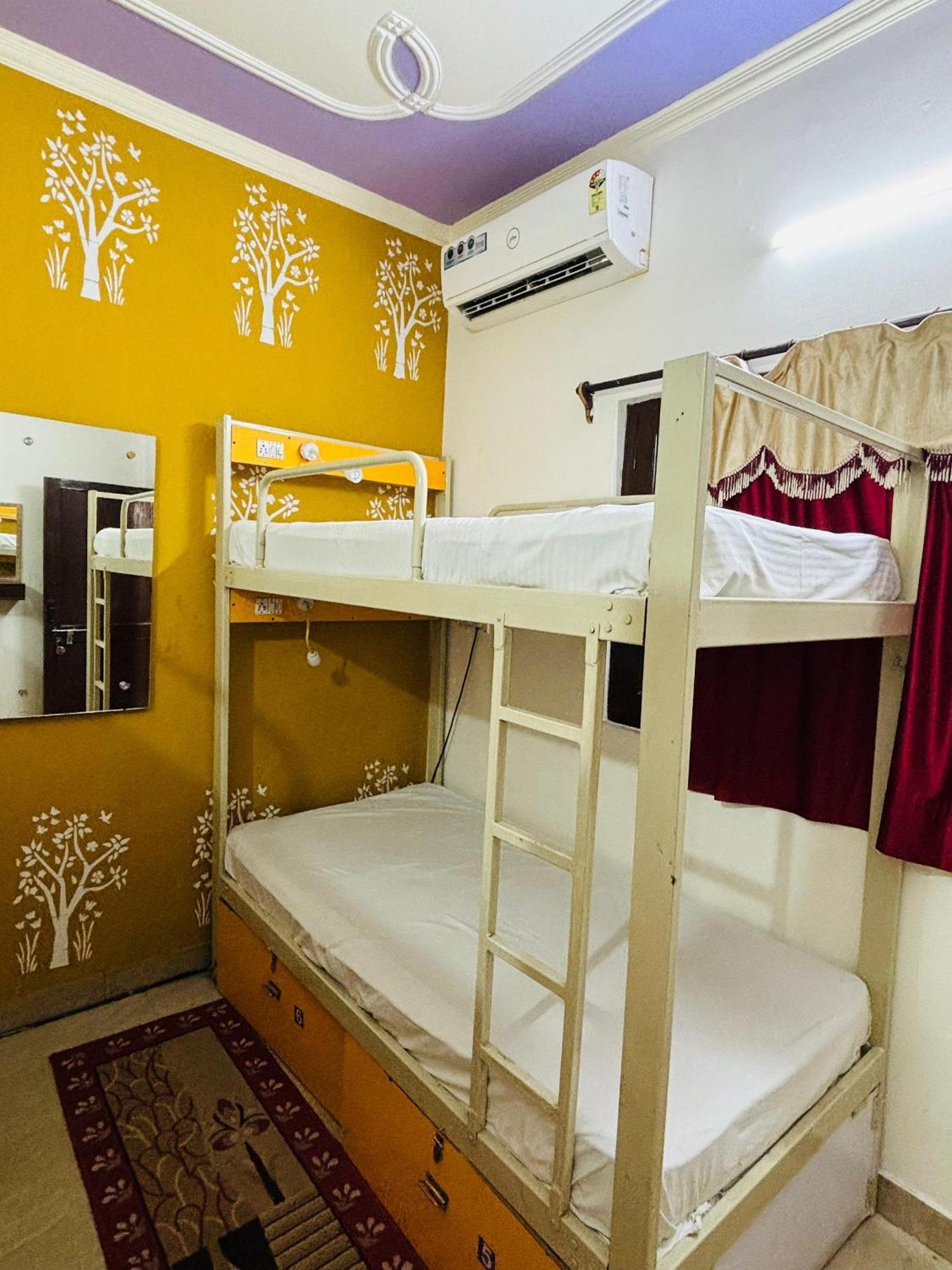 Friends Guest House & Hostel- Near Taj Mahal Agra  Exterior photo